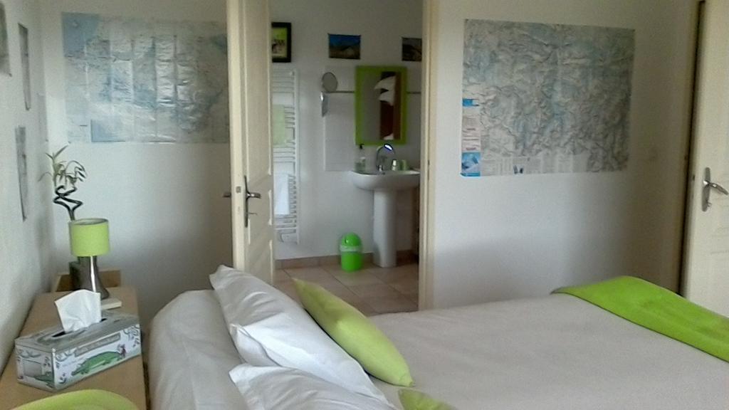 Chambres D'Hotes Relais Milord Estialescq Exterior foto