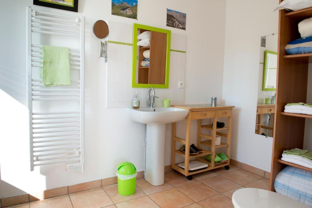 Chambres D'Hotes Relais Milord Estialescq Exterior foto